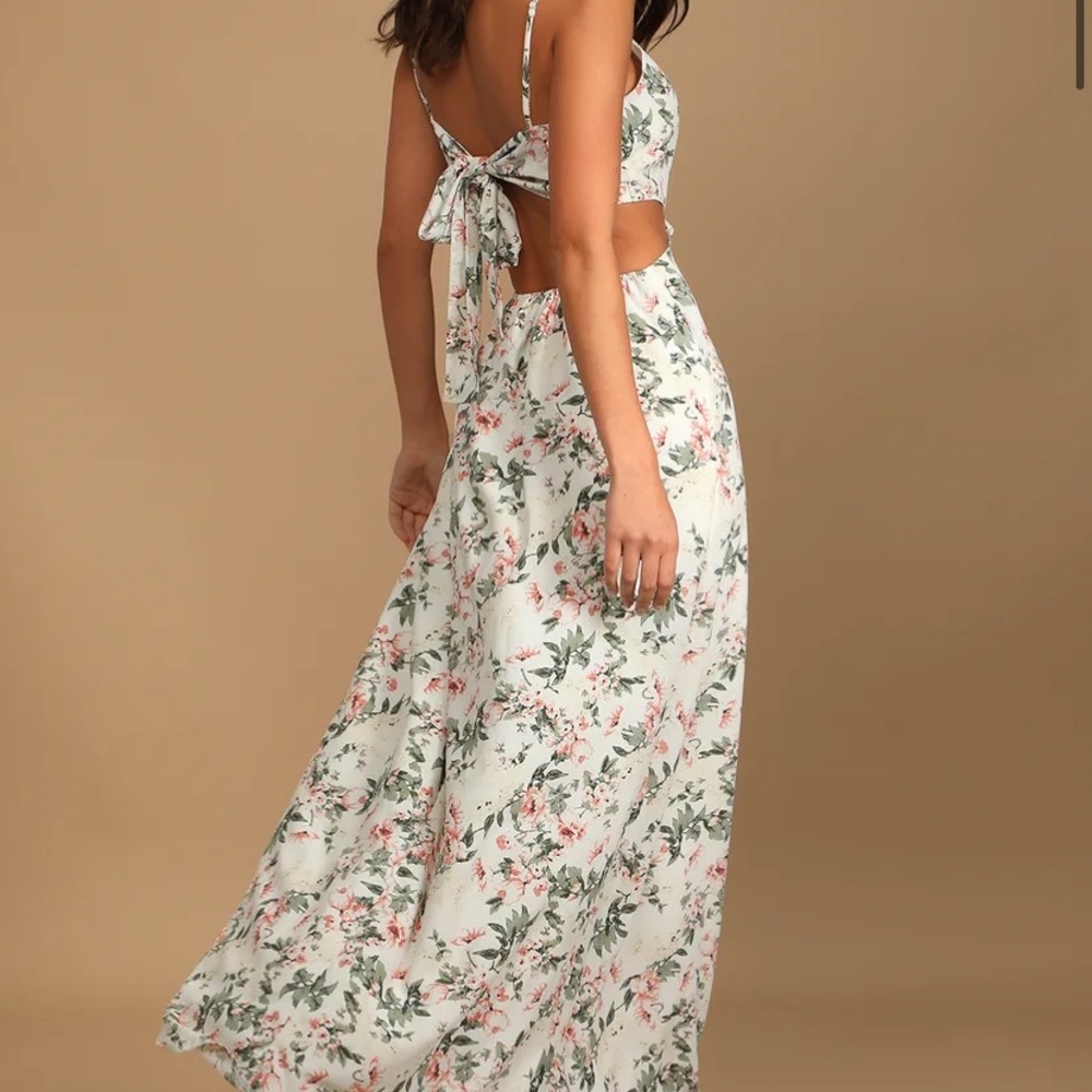Floral Cutout Midi Dress in Soft Cream and Pink - Picture 5 of 6